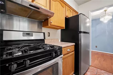 Kitchen - 1020 Middle Ring Rd, Mobile, AL 36608 photo 3 of 4