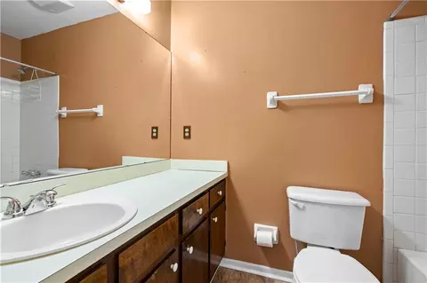 Bath - 1020 Middle Ring Rd, Mobile, AL 36608 photo 2 of 2
