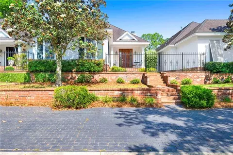 17030 Tennis Club Dr #V-2B, Fairhope, AL 36532