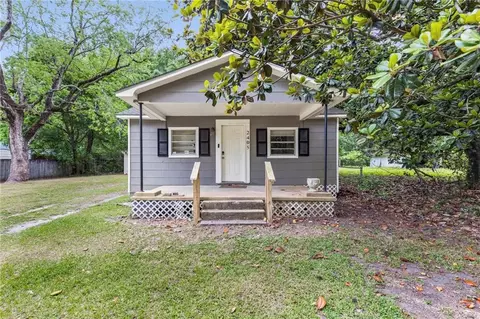 2405 Gill Rd, Mobile, AL 36605