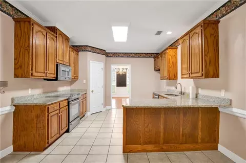 Kitchen - 6770 Deanna Ct, Mobile, AL 36695 photo 3 of 6