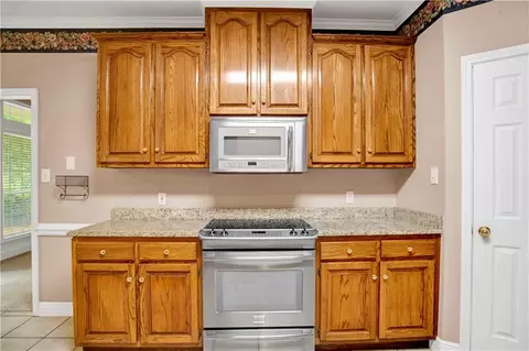 Kitchen - 6770 Deanna Ct, Mobile, AL 36695 photo 2 of 6
