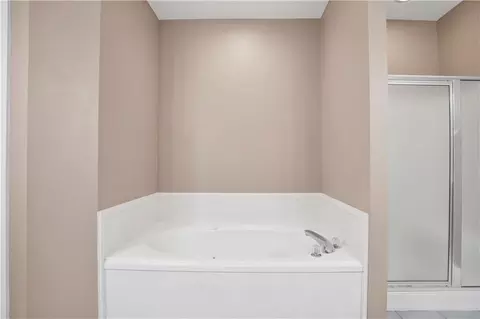 Bath - 6770 Deanna Ct, Mobile, AL 36695 photo 2 of 7