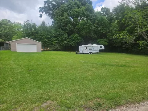 14420 Burnham Rd E, Grand Bay, AL 36541