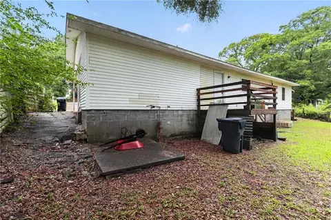 Exterior - 4401 Wilmer Dr, Mobile, AL 36619 photo 5 of 7