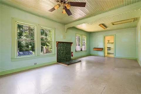Living - 2314 Burgett Rd, Mobile, AL 36605 photo 3 of 3