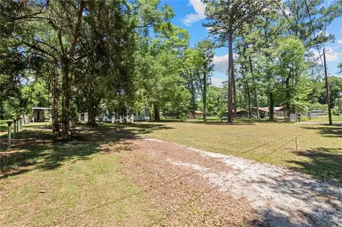 Exterior - 2314 Burgett Rd, Mobile, AL 36605 photo 4 of 7