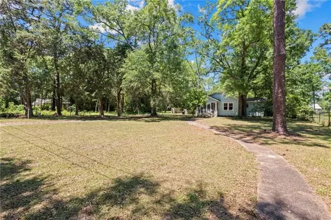 Exterior - 2314 Burgett Rd, Mobile, AL 36605 photo 3 of 7
