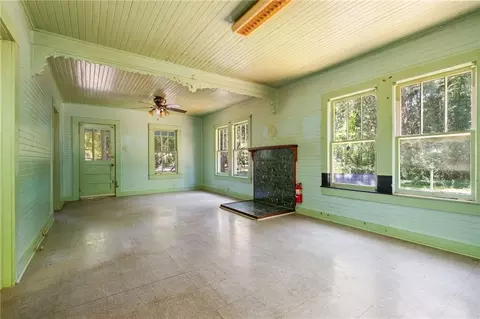 Living - 2314 Burgett Rd, Mobile, AL 36605 photo 1 of 3