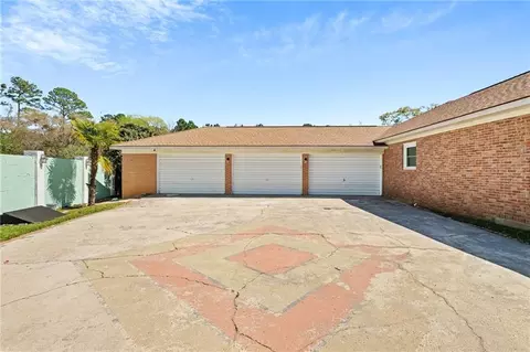 Exterior - 1255 Spring Valley Dr E, Mobile, AL 36693 photo 14 of 16