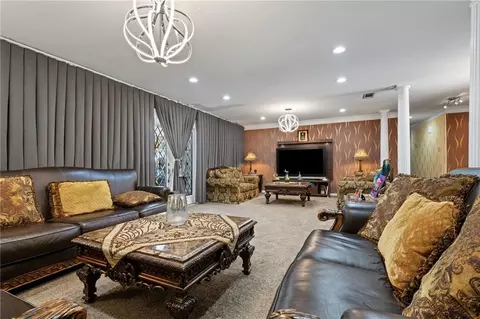 Living - 1255 Spring Valley Dr E, Mobile, AL 36693 photo 2 of 3
