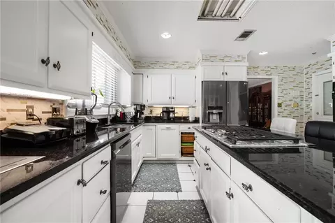 Kitchen - 1255 Spring Valley Dr E, Mobile, AL 36693 photo 3 of 5