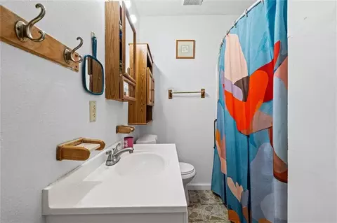 Bath - 2714 Moot Ave, Mobile, AL 36606 photo 1 of 1