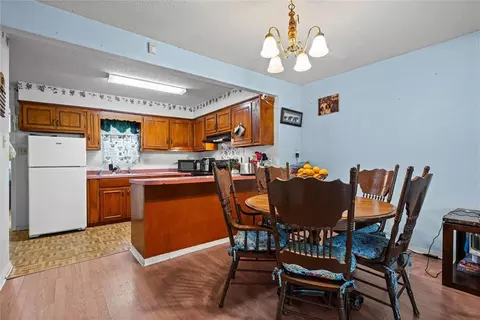 Dining - 2714 Moot Ave, Mobile, AL 36606 photo 1 of 3
