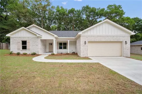 7040 Country Oaks Dr N, Irvington, AL 36544