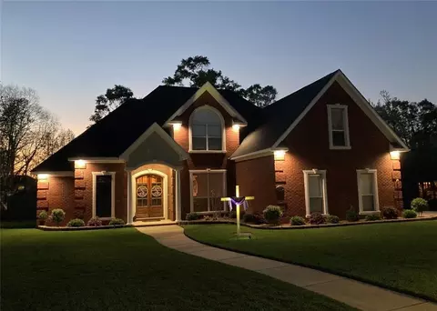 3050 Richmond Dr, Mobile, AL 36695