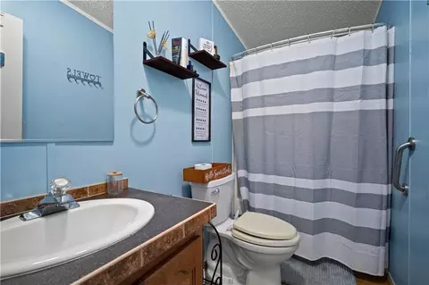 Bath - 8205 Brandy Ln N, Mobile, AL 36695 photo 2 of 2