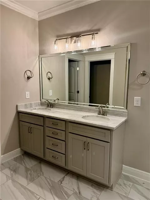 Bath - 2290 Snowden Pl, Mobile, AL 36609 photo 1 of 2