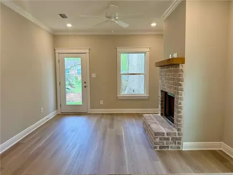 Living - 2290 Snowden Pl, Mobile, AL 36609 photo 5 of 5