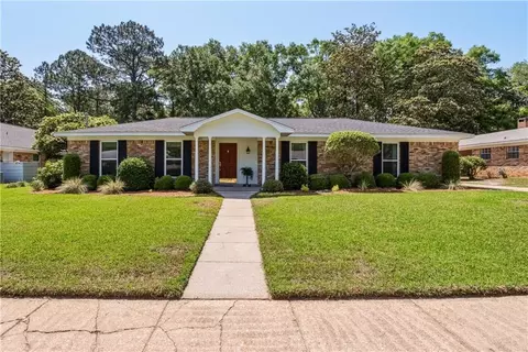 4217 Spring Valley Dr S, Mobile, AL 36693