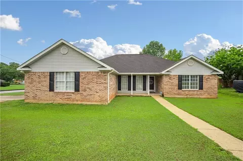 2290 Bob White Ct, Mobile, AL 36695