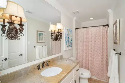 Bath - 460 Winslow Dr, Mobile, AL 36608 photo 3 of 5