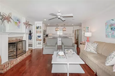 Living - 460 Winslow Dr, Mobile, AL 36608 photo 2 of 2
