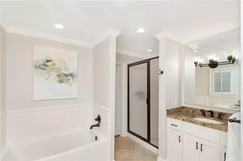 Bath - 460 Winslow Dr, Mobile, AL 36608 photo 1 of 5