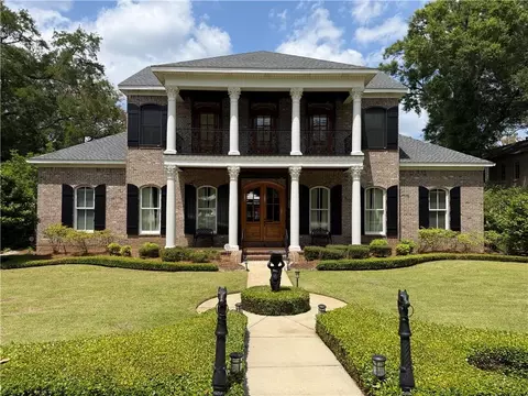 113 Oak Ave, Fairhope, AL 36532
