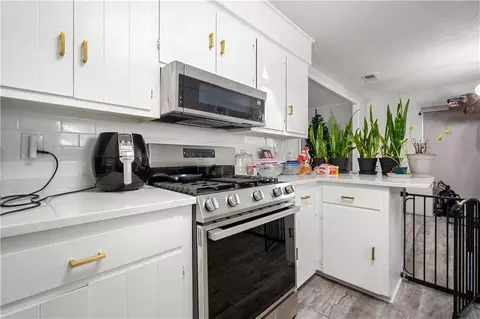 Kitchen - 7004 Carrabelle Ky, Mobile, AL 36695 photo 2 of 3