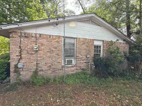 Exterior - 521 Holiday Ave, Chickasaw, AL 36611 photo 4 of 5