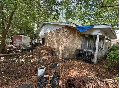 Exterior - 521 Holiday Ave, Chickasaw, AL 36611 photo 1 of 5
