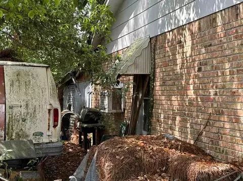 Exterior - 521 Holiday Ave, Chickasaw, AL 36611 photo 2 of 5
