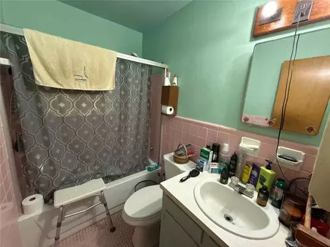 Bath - 521 Holiday Ave, Chickasaw, AL 36611 photo 1 of 1
