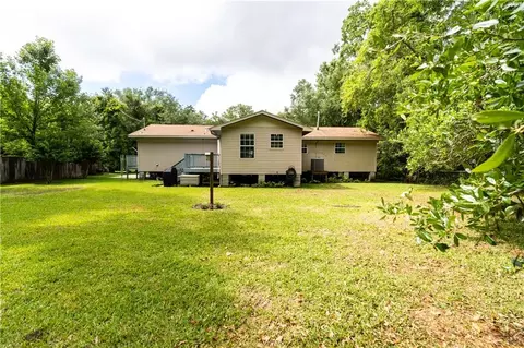 Exterior - 1750 Staples Rd, Mobile, AL 36605 photo 7 of 8