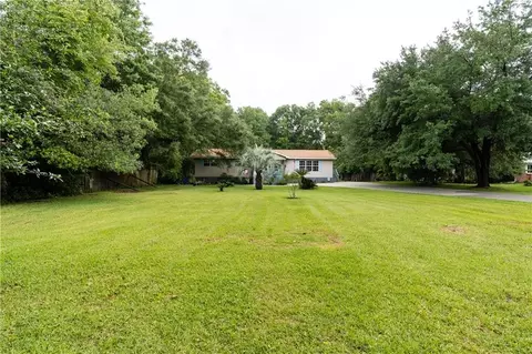 Exterior - 1750 Staples Rd, Mobile, AL 36605 photo 5 of 8