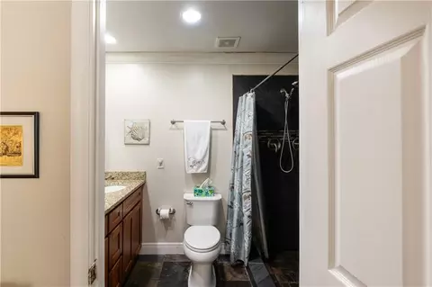 Bath - 1750 Staples Rd, Mobile, AL 36605 photo 1 of 5