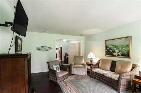 Living - 1750 Staples Rd, Mobile, AL 36605 photo 1 of 2