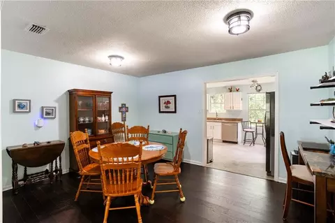 Dining - 1750 Staples Rd, Mobile, AL 36605 photo 1 of 1
