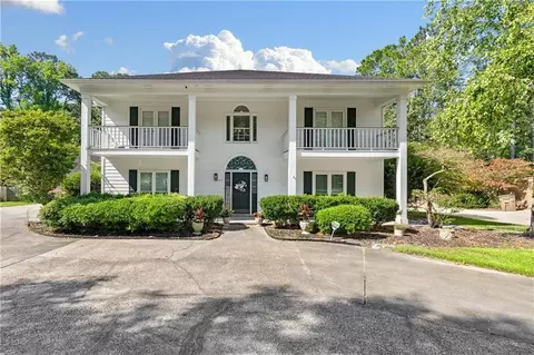 6665 Sugar Creek Dr, Mobile, AL 36695