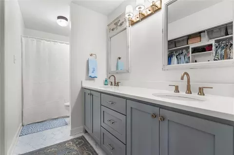 Bath - 483 Pine Ct, Mobile, AL 36608 photo 2 of 5