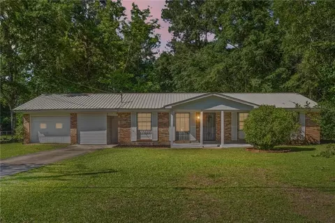 1405 Alvarez Dr, Saraland, AL 36571