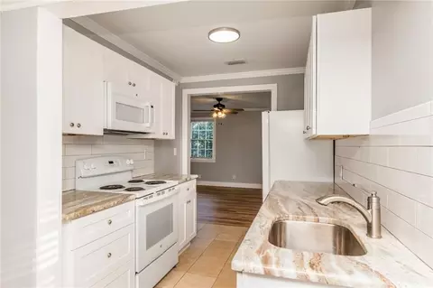 Kitchen - 263 Border Dr E, Mobile, AL 36608 photo 2 of 3