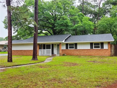 800 Graymont Dr, Mobile, AL 36608