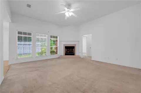 Living - 2520 Rosebud Dr, Mobile, AL 36695 photo 3 of 5