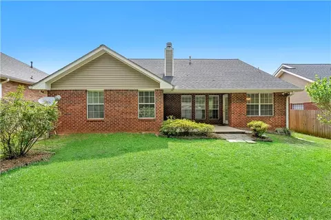 Exterior - 2520 Rosebud Dr, Mobile, AL 36695 photo 5 of 7
