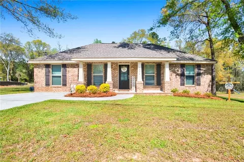 1236 Timber Creek Dr S, Axis, AL 36505