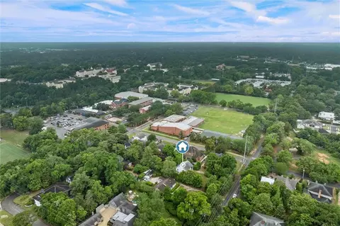 View/Area - 3863 Old Shell Rd, Mobile, AL 36608 photo 3 of 9