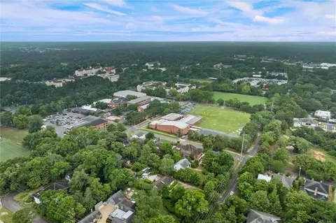 View/Area - 3863 Old Shell Rd, Mobile, AL 36608 photo 4 of 9