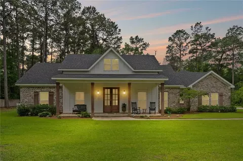 501 Oak Ridge Dr, Satsuma, AL 36572